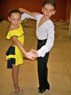 Doi tineri orădeni, campioni naţionali la dans sportiv (FOTO)